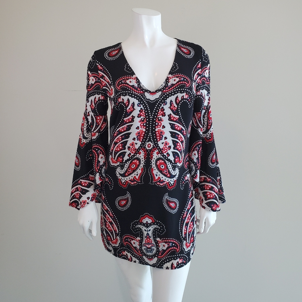 Bebe flow sleeve flow dress